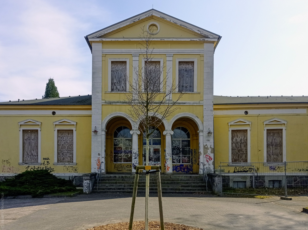 Закинута вілла